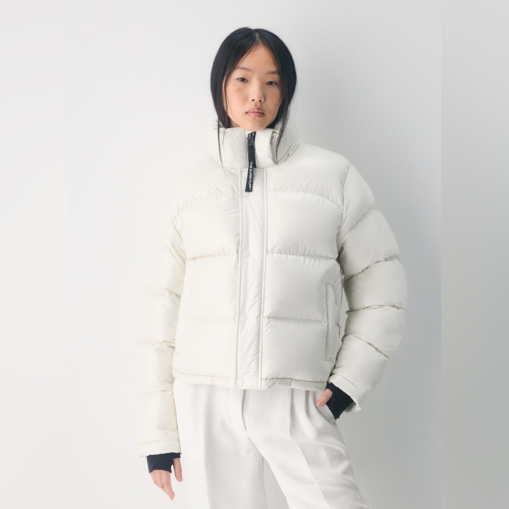 Aritzia // Super Puff Shorty Hi-Gloss White